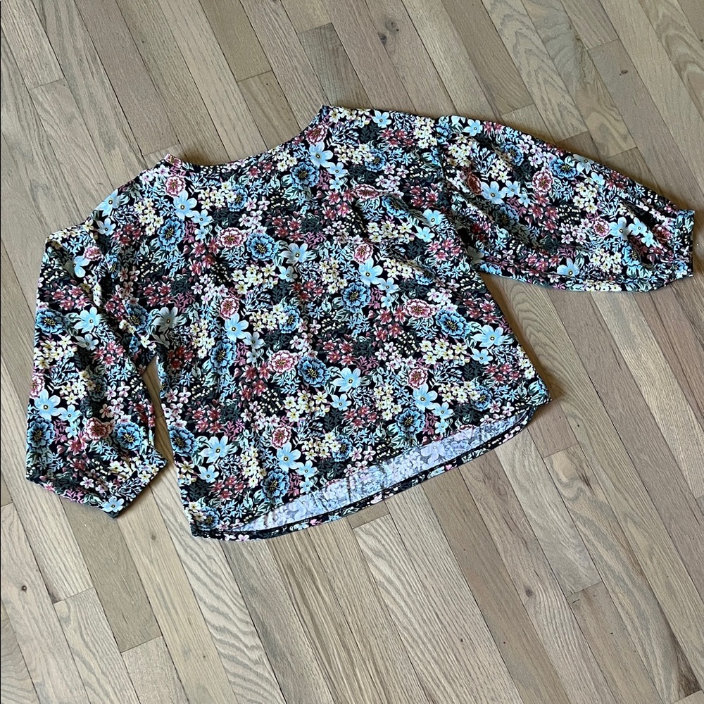 Floral Long-Sleeve Women’s Top in Black Multi